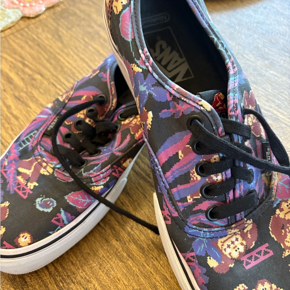 NEW Women’s Vans Size 10 Donkey Kong Game Over Tennis Shoes
